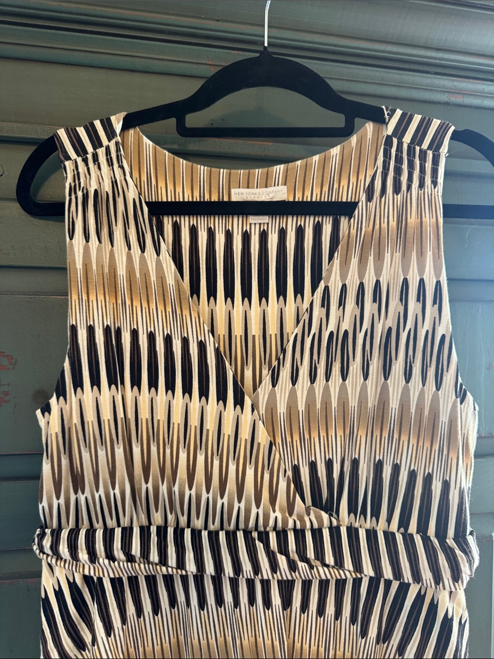 Cute New York & Company Black/Cream/Brwn Sleeveless Faux-Wrap Dress Tiered Skirt - Picture 4 of 8